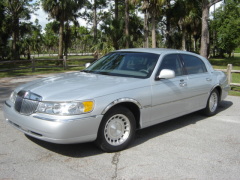 Used 2002 Lincoln Town Car Executive