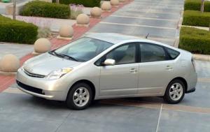 Toyota Prius Hatchback (2004)