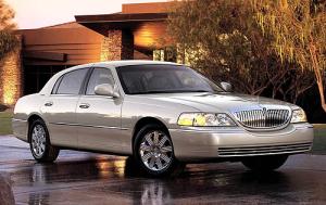 Used Lincoln Town Car Signature (2007)