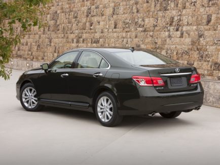 2010 Lexus ES 350 rear view