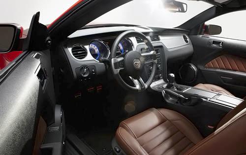 2010 Ford Mustang GT Premium interior