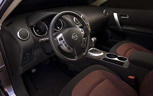 2010 Nissan Rogue SL interior