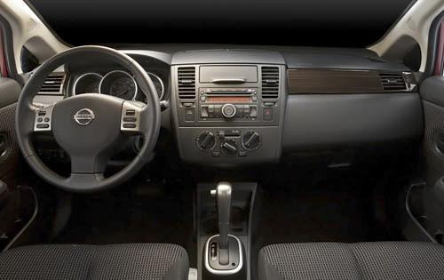 2010 Nissan Versa 1.8 SL interior. Interior: