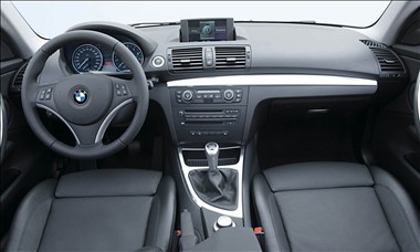 2011 BMW 1-Series interior