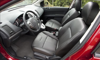 2011 Nissan Sentra interior