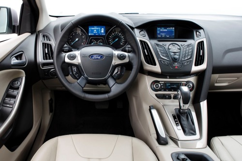 2013 Ford Focus Titanium Sedan interior