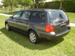 2001 Volkswagen Passat GLS 1.8T Wagon Image