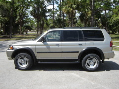 2001 Mitsubishi Montero Sport LS Pictures