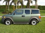 2004 Honda Element LX  Pictures