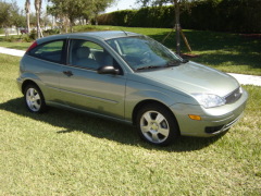 2005 Ford Focus ZX3 SES Picture