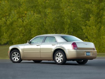 2010 Chrysler 300 rear view