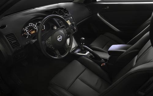 2010 Nissan Altima 3.5 SR Coupe interior 2010 Nissan Altima 3.5 SR Coupe interior