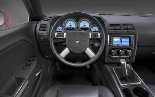 2010 Dodge Challenger R/T interior