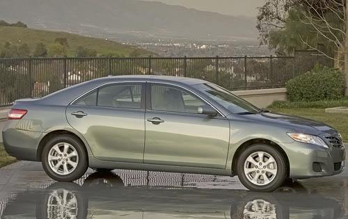 2010 Toyota Camry LE Sedan