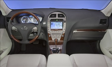 2011 Lexus ES 350 interior