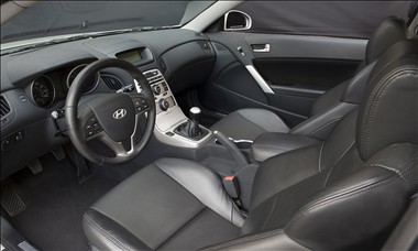 2011 Hyundai Genesis Coupe interior