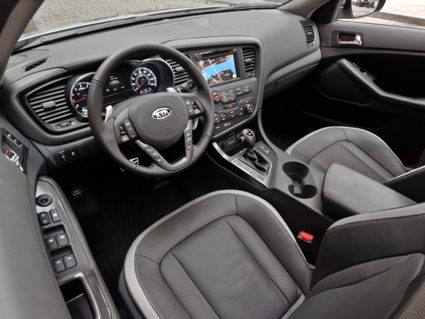 2011 Kia Optima interior