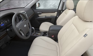 2011 Hyundai Santa Fe interior