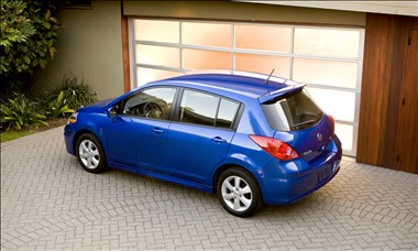 2011 Nissan Versa Hatchback