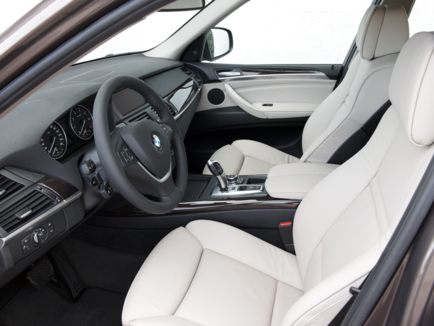 2011 BMW X5 interior
