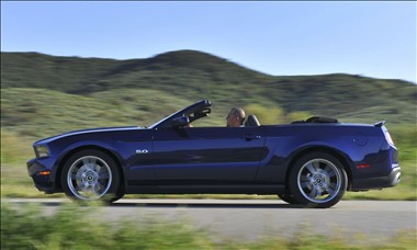 2012 Ford Mustang Convertible