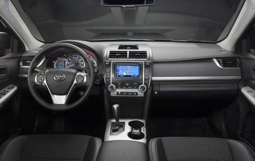 2013 Toyota Camry SE interior