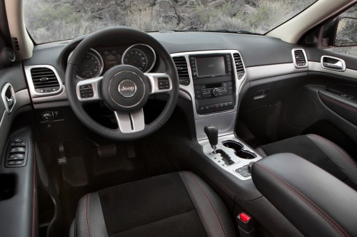 2013 Jeep Grand Cherokee interior