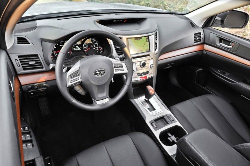 Cars: 2013 Subaru Outback 2.5i interior