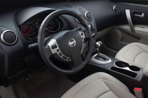 2013 Nissan Rogue interior