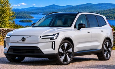 2025 Volvo EX90 electric luxury SUV